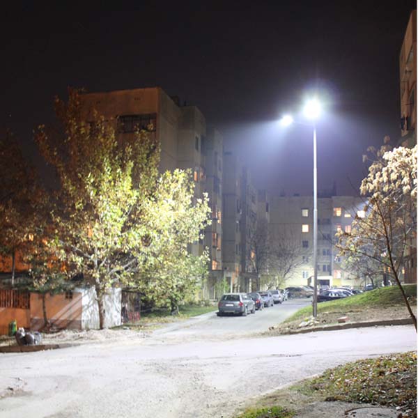  LED iluminat